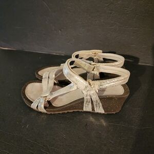 Teva Ventura Metallic Leather Wedge Strappy Sandals Womens Size 7